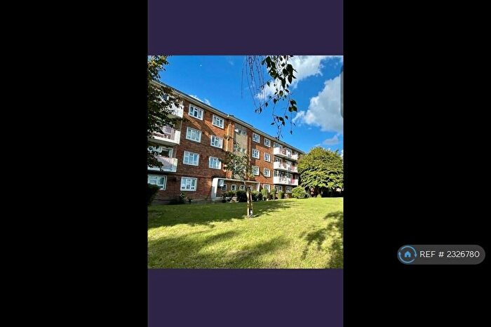 3 Bedroom Flat To Rent In Mead Court, London, NW9