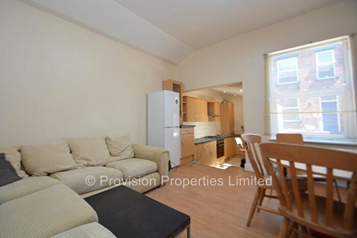 6 Bedroom Terraced House To Rent In Norwood Road, Hyde Park, Leeds, LS6