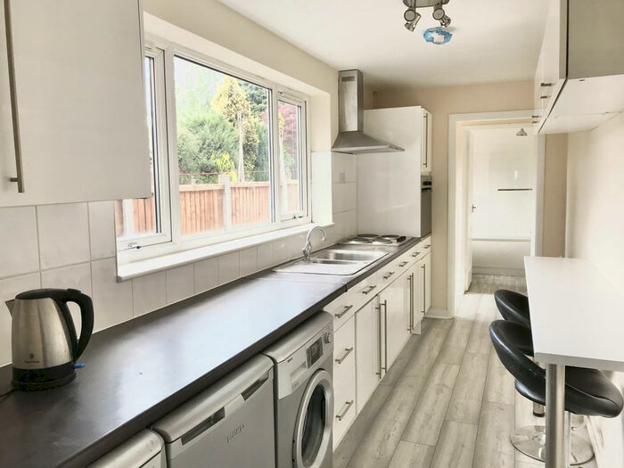 3 Bedroom Terraced House To Rent In Queens Road North, Eastwood, NG16