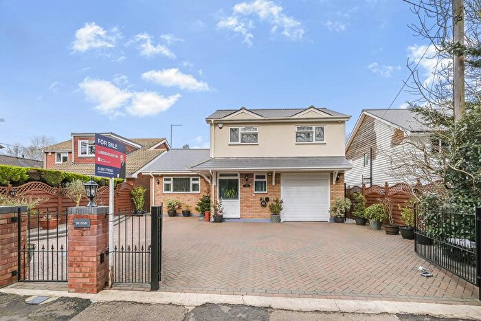 5 Bedroom Detached House For Sale In Lee Chapel Lane, Basildon, SS16