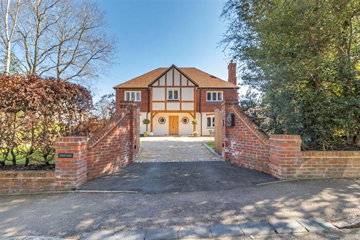 6 Bedroom Detached House For Sale In Shire Lane, Chorleywood, WD3