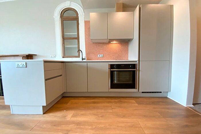 1 Bedroom Flat To Rent In West Street, Tavistock, PL19