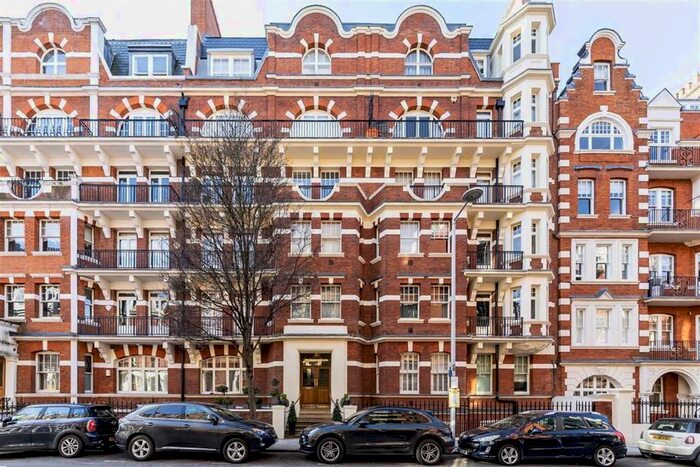 2 Bedroom Flat To Rent In Drayton Gardens, London, SW10