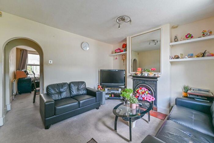 4 Bedroom Terraced House To Rent In William Road, Sutton, SM1