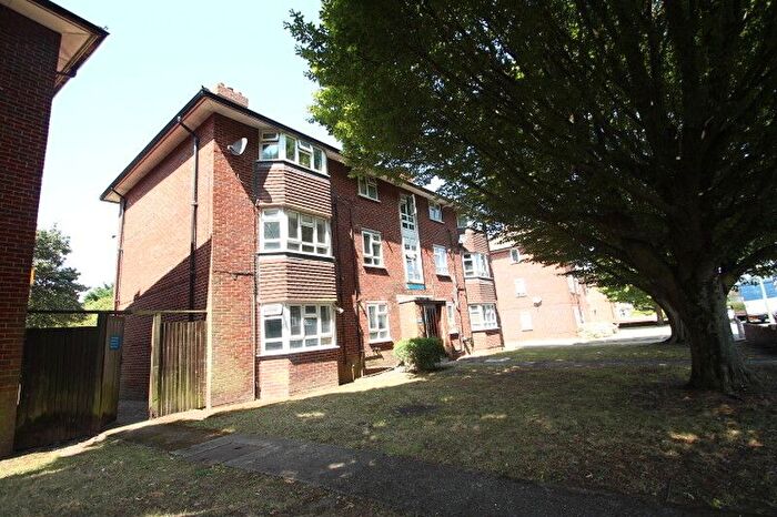 1 Bedroom Flat For Sale In Upper Elmers End Road, Elmers End, Beckenham, BR3
