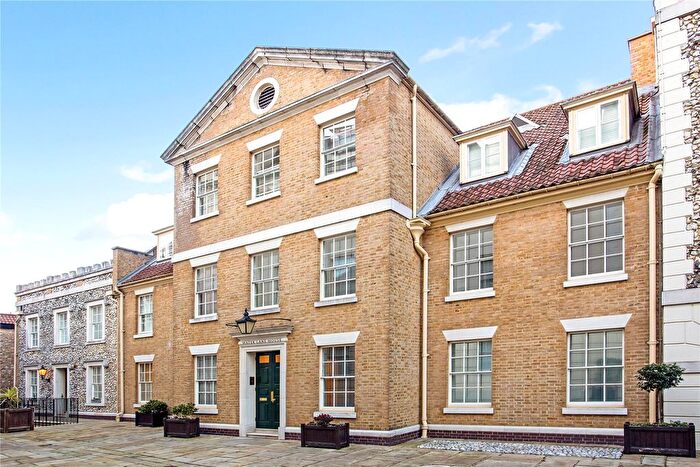 1 Bedroom Flat For Sale In Water Lane, Richmond, TW9