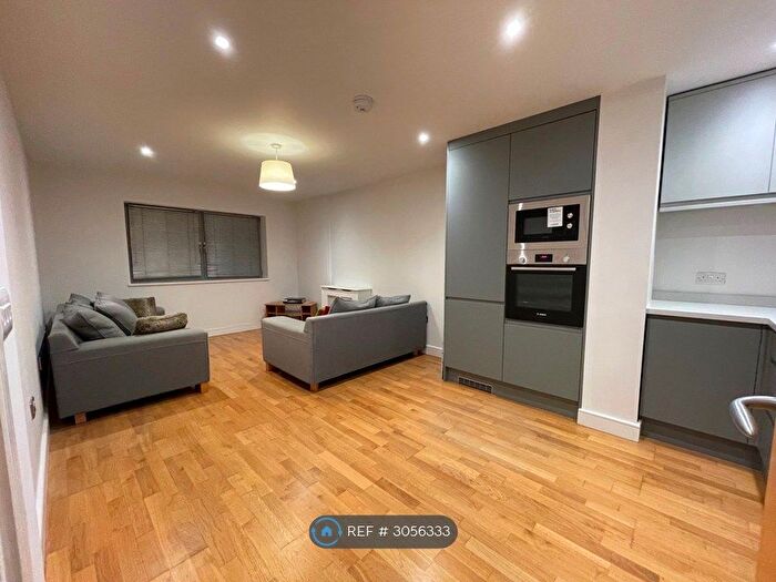 2 Bedroom Flat To Rent In Thomas Court, Bristol, BS1
