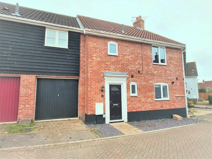 3 Bedroom Property To Rent In Coltsfoot Crescent, Bury St Edmunds, Suffolk, IP32