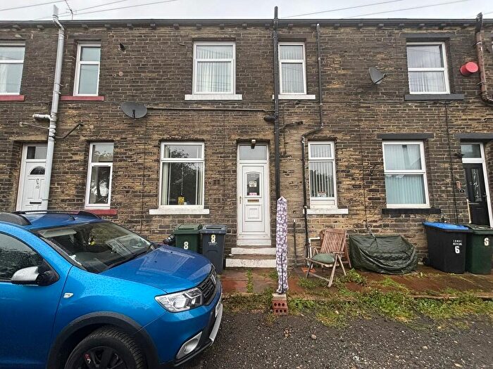 1 Bedroom Terraced House For Sale In Jester Place, Queensbury, Bradford, BD13