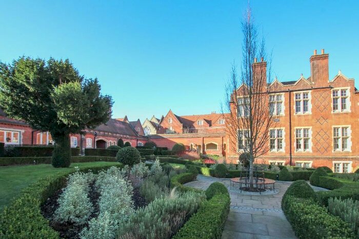 2 Bedroom Apartment To Rent In The Galleries, Brentwood, Essex, CM14