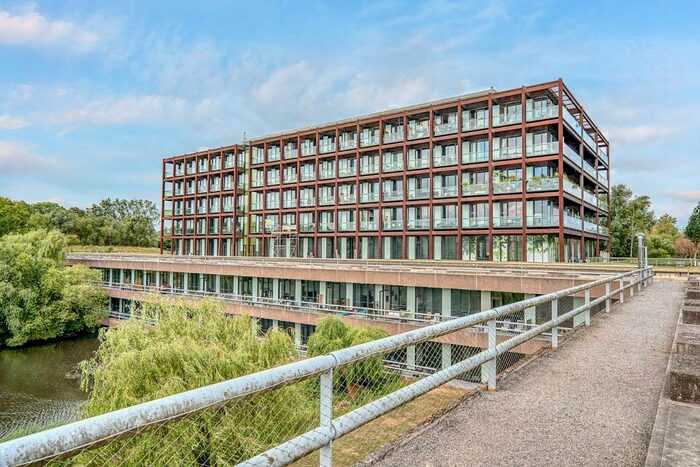 1 Bedroom Flat To Rent In Lake Shore Drive, Bristol, BS13