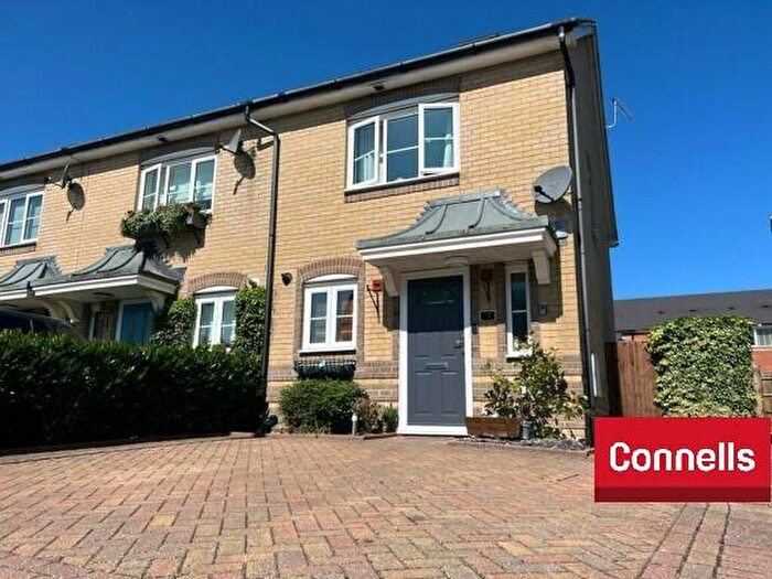 4 Bedroom House To Rent In Wiltshire Crescent, Basingstoke, RG22