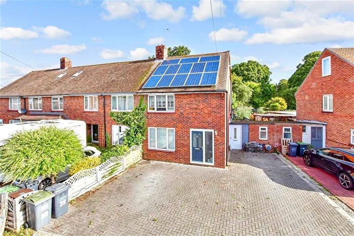 3 Bedroom End Of Terrace House For Sale In Battens Way, Havant, Hampshire, PO9