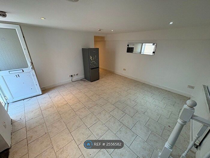 1 Bedroom Flat To Rent In High Street North, Dunstable, LU6