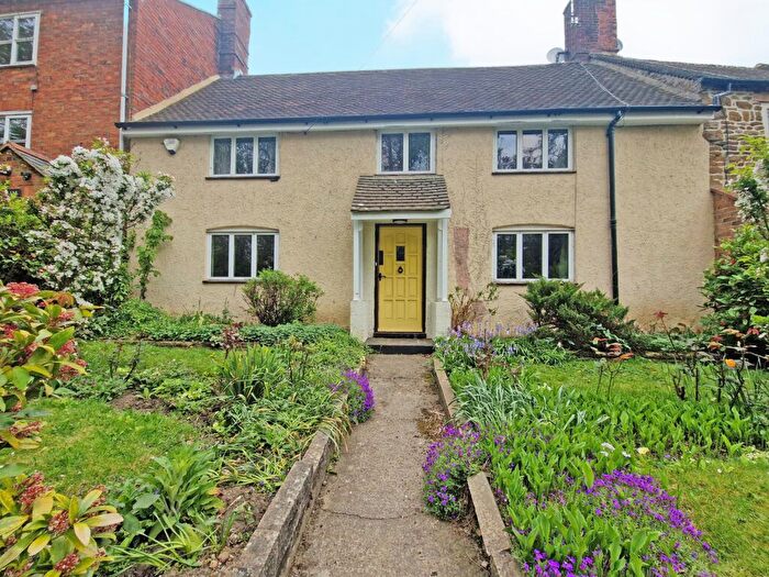 2 Bedroom Cottage To Rent In High Street, Lower Brailes, Banbury, Oxon, OX15