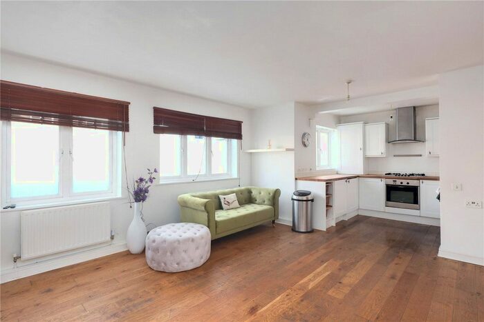 2 Bedroom Flat To Rent In Prince Edward Road, London, E9