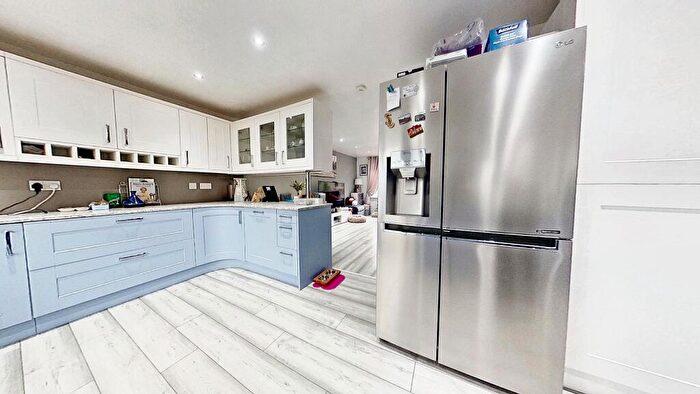 3 Bedroom Terraced House For Sale In Hillview Place, Broxburn, EH52