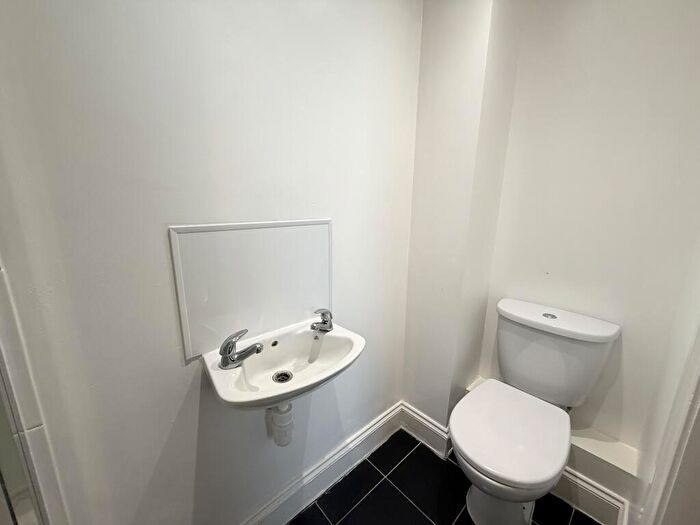 1 Bedroom Flat To Rent In Longstone Road, Eastbourne, BN21