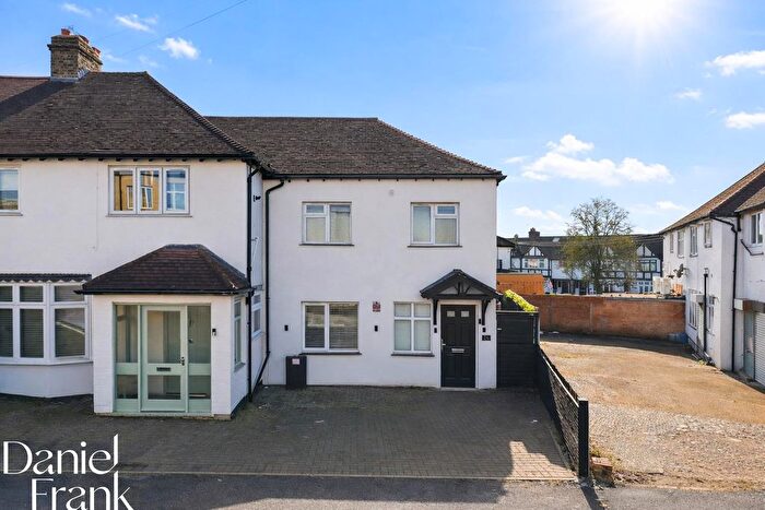 3 Bedroom End Terrace House For Sale In Southview Road, Loughton, IG10