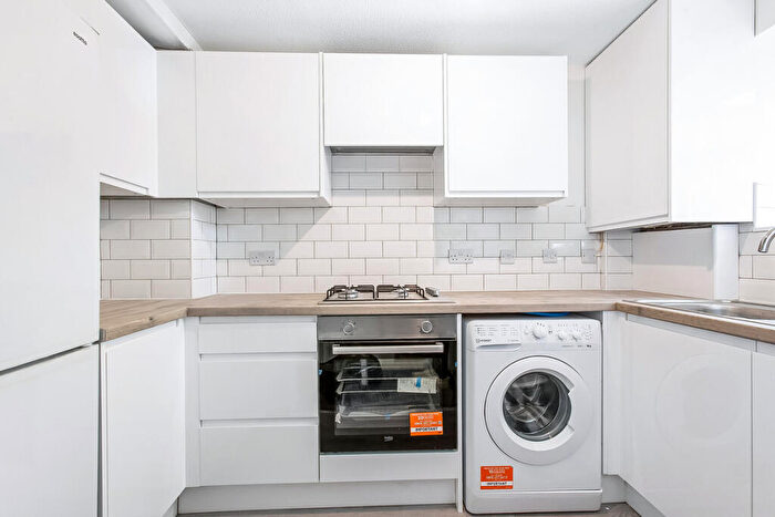 2 Bedroom End Of Terrace House To Rent In Pembroke Road, Erith, DA8