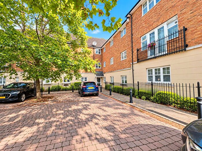 1 Bedroom Flat For Sale In Caspian Way, Purfleet-On-Thames, RM19