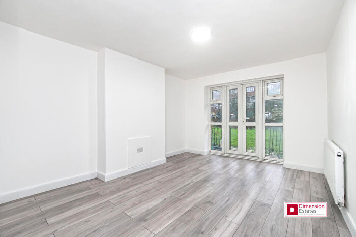 2 Bedroom Flat To Rent In Shakspeare Walk, Stoke Newington, Hackney, N16