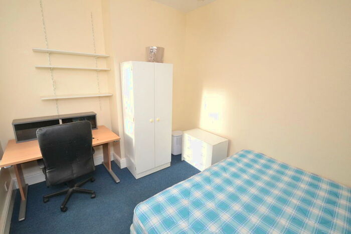 5 Bedroom Detached House To Rent In Landcross Road, Fallowfield, Manchester, M14