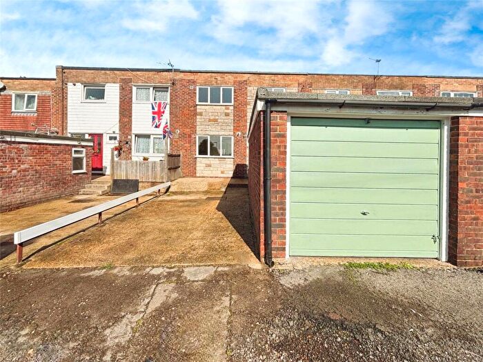 3 Bedroom Terraced House For Sale In Sandleford Road, Havant, Hampshire, PO9