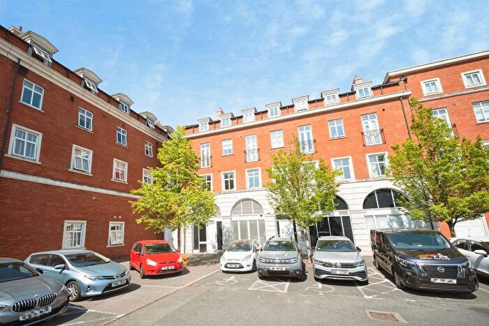 2 Bedroom Flat For Sale In Main Street, Shirley, Solihull, B90