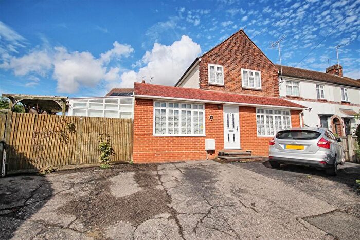 3 Bedroom End Of Terrace House For Sale In Fanhams Road - Ware, SG12