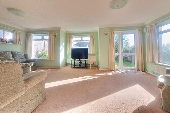 3 Bedroom Detached House For Sale In Drayton, Hampshire, PO6