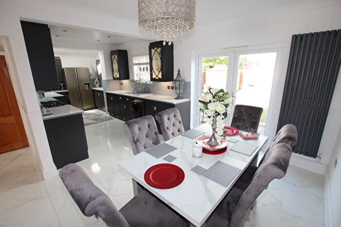 3 Bedroom Semi-Detached House For Sale In Bedford Road, Holland On Sea, CO15