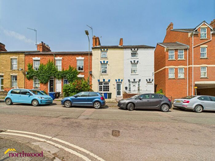 4 Bedroom Terraced House To Rent In Newland Road, Banbury, OX16