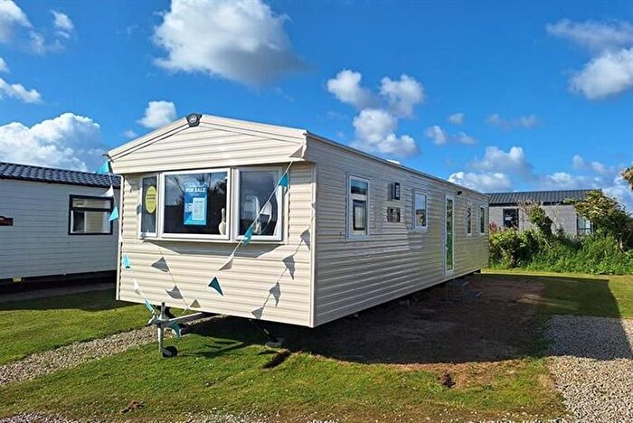 3 Bedroom Mobile/park Home For Sale In Hendra Croft, Newquay, TR8