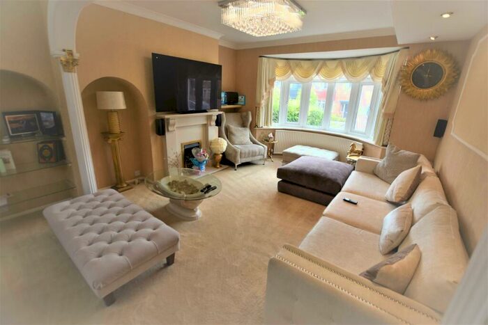 4 Bedroom House To Rent In Frinton Avenue, Leicester, LE5