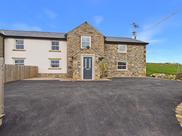 4 Bedroom Semi-Detached House To Rent In New Brighton House, Gargrave, BD23