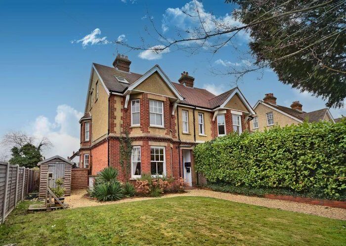 2 Bedroom Apartment To Rent In Firgrove Hill, Farnham, GU9