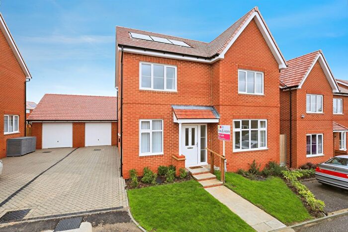 4 Bedroom Detached House For Sale In Violet Way, Hailsham, BN27