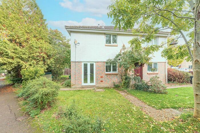 2 Bedroom Terraced House To Rent In Petrel Close, Wokingham, RG41