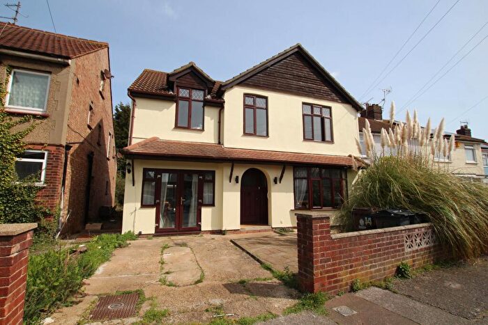 5 Bedroom Detached House For Sale In Warwick Crescent, Clacton-on-Sea, CO15