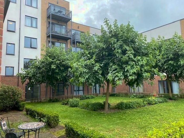 2 Bedroom Flat To Rent In Watson Place, London, SE25