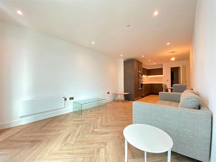 1 Bedroom Flat To Rent In Elizabeth Tower, Silvercroft Street, Manchester, M15