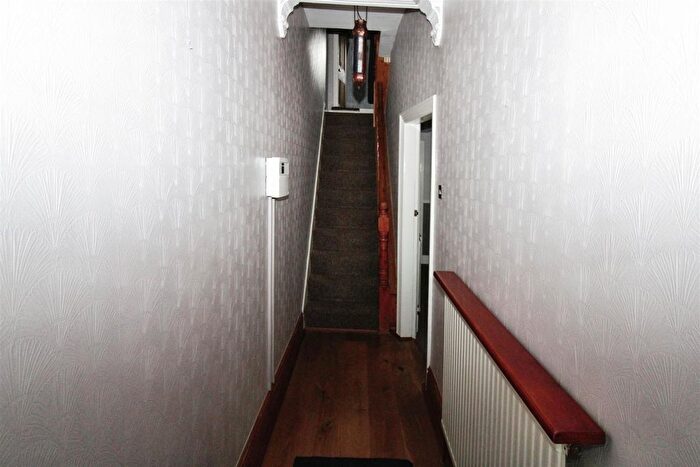 3 Bedroom Terraced House For Sale In Westminster Avenue, Hull, HU8