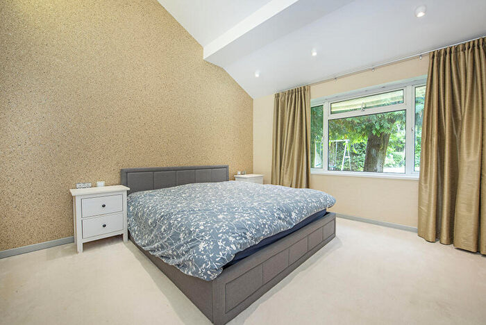 5 Bedroom Detached House For Sale In Upper Brighton Road, Surbiton, KT6