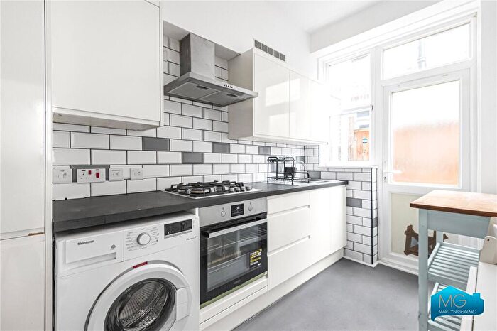 2 Bedroom Apartment To Rent In Beechwood Road, Crouch End, London, N8
