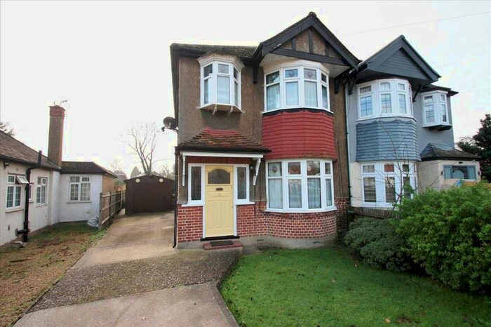 3 Bedroom Property To Rent In Kenbury Close, Ickenham, Uxbridge, UB10