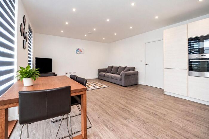 2 Bedroom Flat For Sale In Saddler House, Stour Road, RM10