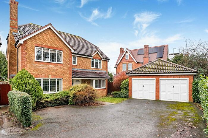 4 Bedroom Detached House For Sale In Boshers Gardens, Egham, Surrey, TW20