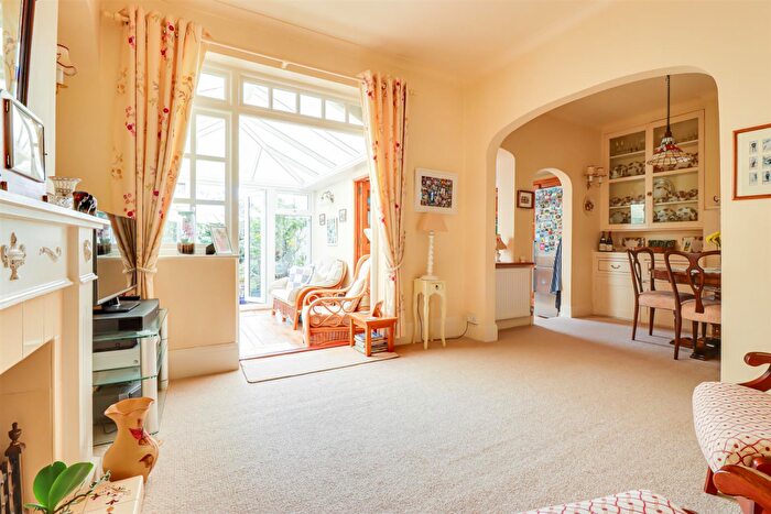 3 Bedroom Semi-Detached House For Sale In Western Road, Leigh-On-Sea, SS9