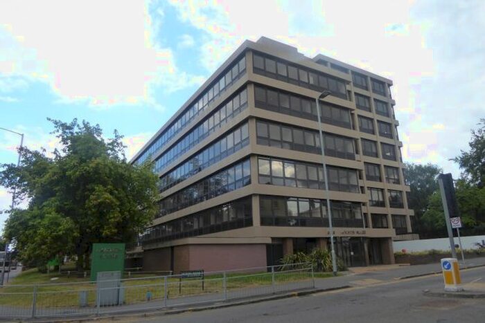 1 Bedroom Flat To Rent In Hanover House, Reading, RG1
